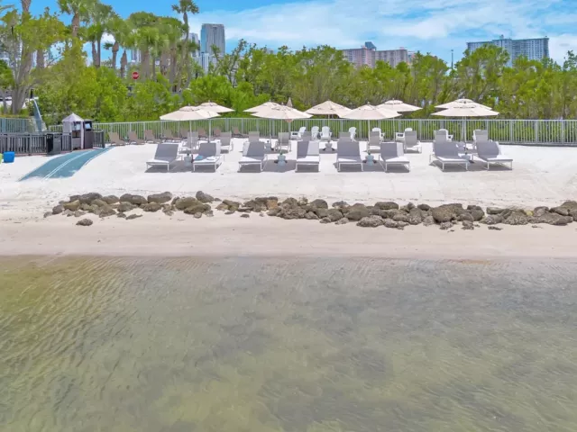 4-bedroom condo for rent in Aventura - 5000 ISLAND ESTATES Drive 805 - MondialRealty