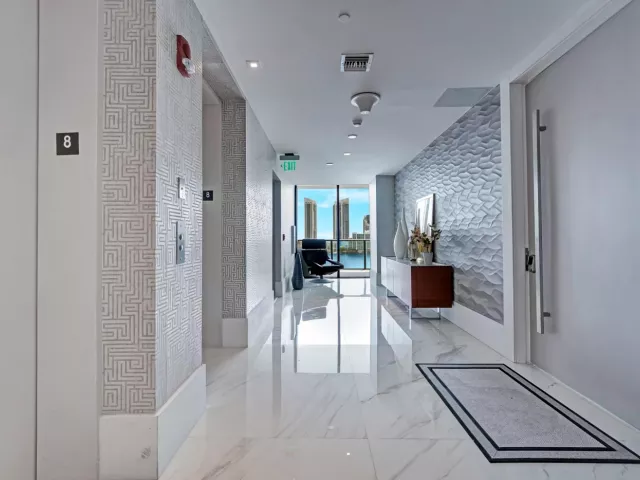 4-bedroom condo for rent in Aventura - 5000 ISLAND ESTATES Drive 805 - MondialRealty