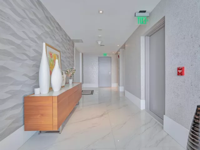 4-bedroom condo for rent in Aventura - 5000 ISLAND ESTATES Drive 805 - MondialRealty