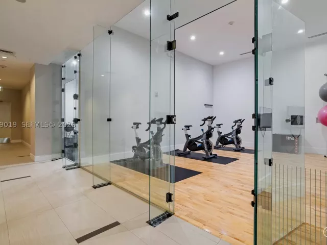 3-bedroom condo for rent in Miami - 801 Brickell Key Blvd 1204 - MondialRealty