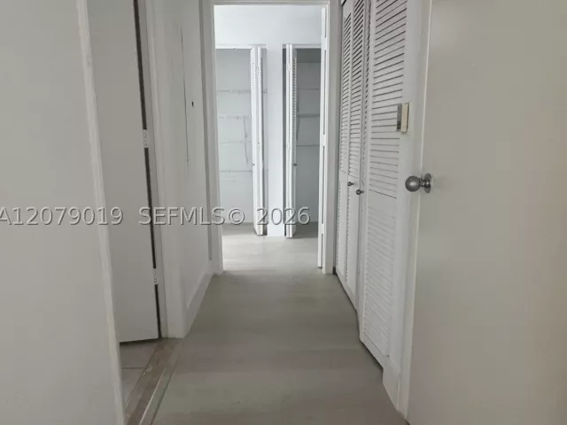 3-bedroom condo for rent in Miami - 801 Brickell Key Blvd 1204 - MondialRealty
