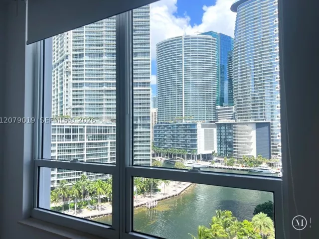 3-bedroom condo for rent in Miami - 801 Brickell Key Blvd 1204 - MondialRealty