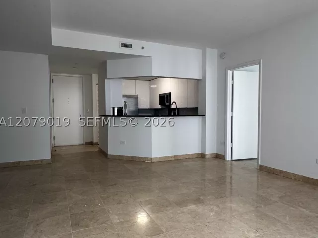3-bedroom condo for rent in Miami - 801 Brickell Key Blvd 1204 - MondialRealty