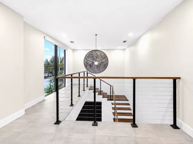 4-bedroom home for rent in Fort Lauderdale - 1807 NE 18TH Street - MondialRealty
