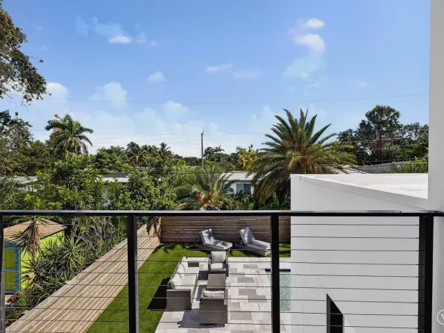4-bedroom home for rent in Fort Lauderdale - 1807 NE 18TH Street - MondialRealty