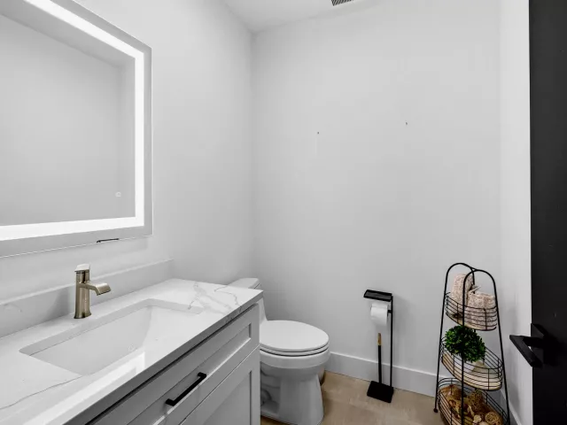 4-bedroom home for rent in Fort Lauderdale - 1807 NE 18TH Street - MondialRealty