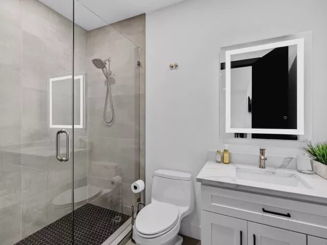 4-bedroom home for rent in Fort Lauderdale - 1807 NE 18TH Street - MondialRealty