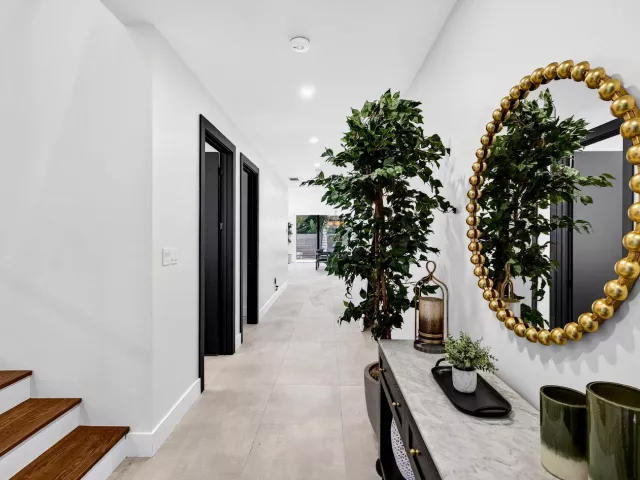 4-bedroom home for rent in Fort Lauderdale - 1807 NE 18TH Street - MondialRealty