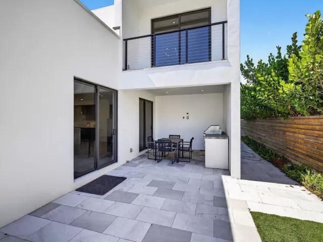 4-bedroom home for rent in Fort Lauderdale - 1807 NE 18TH Street - MondialRealty