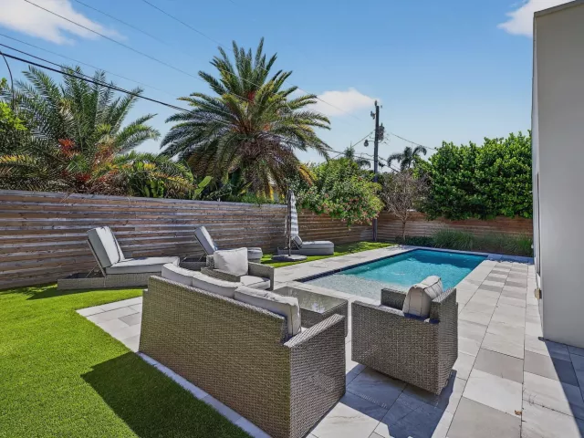 4-bedroom home for rent in Fort Lauderdale - 1807 NE 18TH Street - MondialRealty