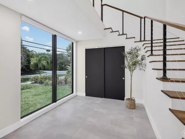 4-bedroom home for rent in Fort Lauderdale - 1807 NE 18TH Street - MondialRealty