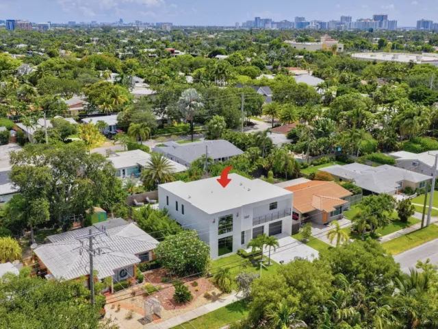 4-bedroom home for rent in Fort Lauderdale - 1807 NE 18TH Street - MondialRealty