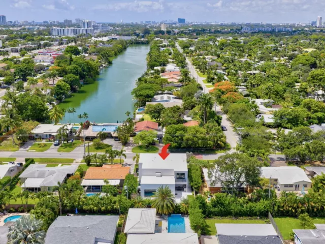 4-bedroom home for rent in Fort Lauderdale - 1807 NE 18TH Street - MondialRealty