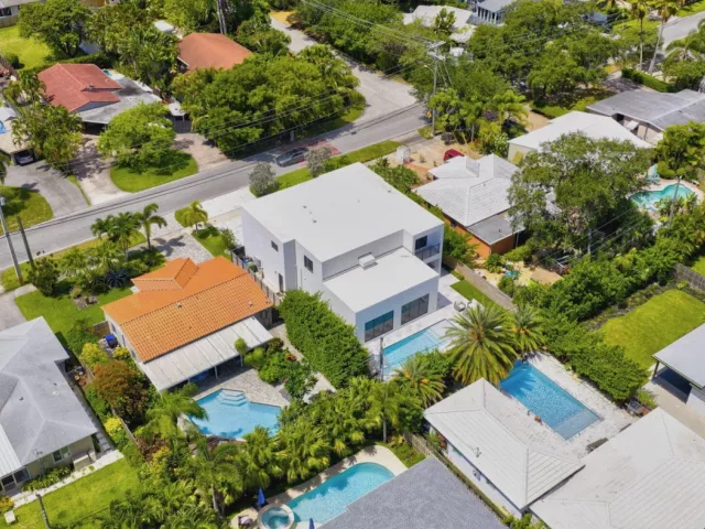 4-bedroom home for rent in Fort Lauderdale - 1807 NE 18TH Street - MondialRealty