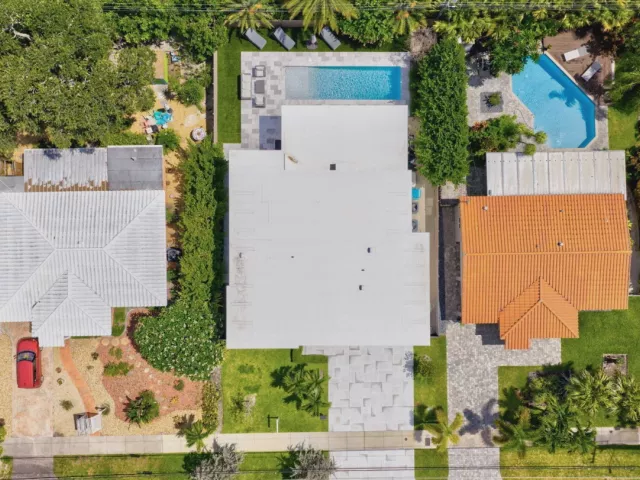 4-bedroom home for rent in Fort Lauderdale - 1807 NE 18TH Street - MondialRealty