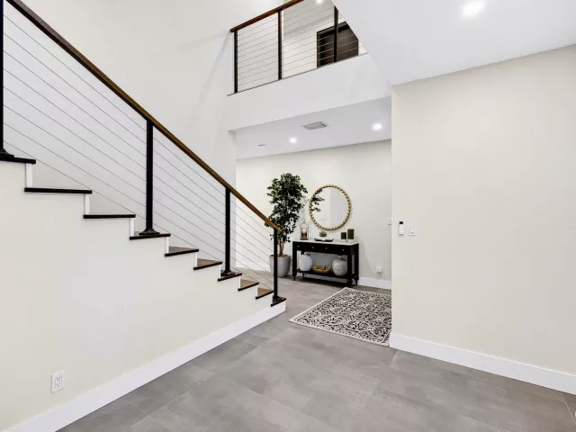 4-bedroom home for rent in Fort Lauderdale - 1807 NE 18TH Street - MondialRealty