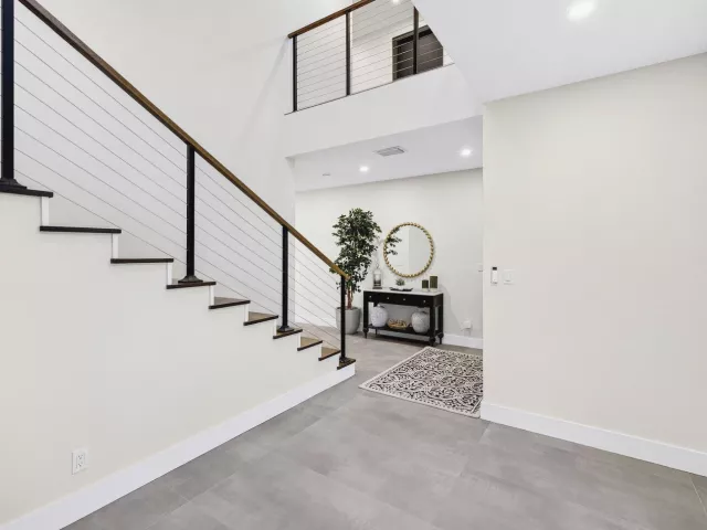 4-bedroom home for rent in Fort Lauderdale - 1807 NE 18TH Street - MondialRealty