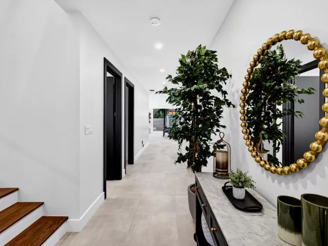 4-bedroom home for rent in Fort Lauderdale - 1807 NE 18TH Street - MondialRealty