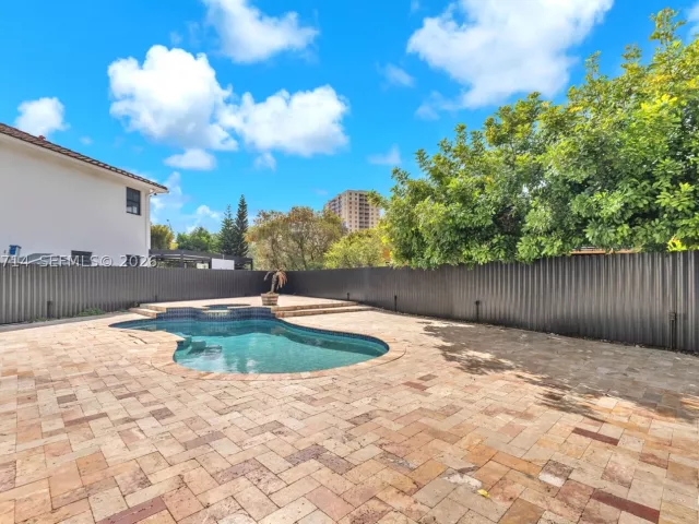 4-bedroom home for rent in Miami -  - MondialRealty