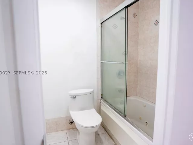 4-bedroom home for rent in Miami - 14295 Kendale Lakes Cir - MondialRealty
