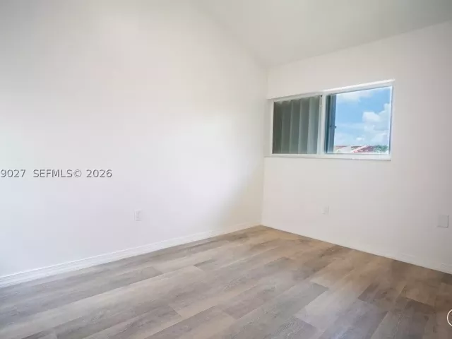 4-bedroom home for rent in Miami - 14295 Kendale Lakes Cir - MondialRealty