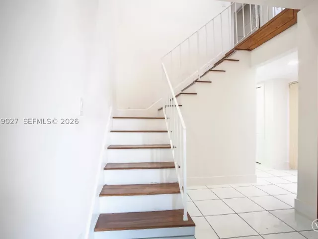 4-bedroom home for rent in Miami - 14295 Kendale Lakes Cir - MondialRealty