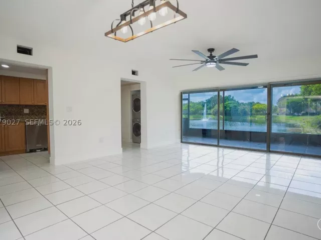 4-bedroom home for rent in Miami - 14295 Kendale Lakes Cir - MondialRealty