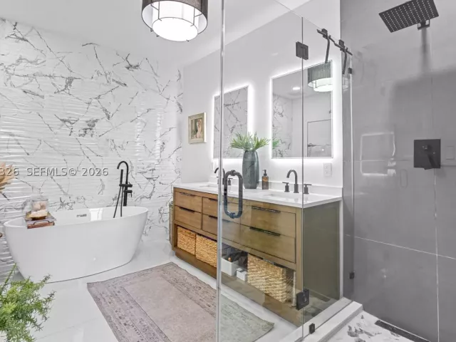 3-bedroom home for rent in Miami - 16634 SW 48th Ter 16634 - MondialRealty