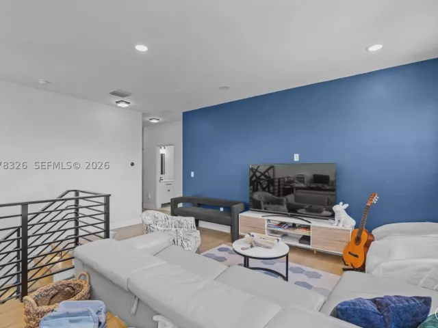 3-bedroom home for rent in Miami - 16634 SW 48th Ter 16634 - MondialRealty