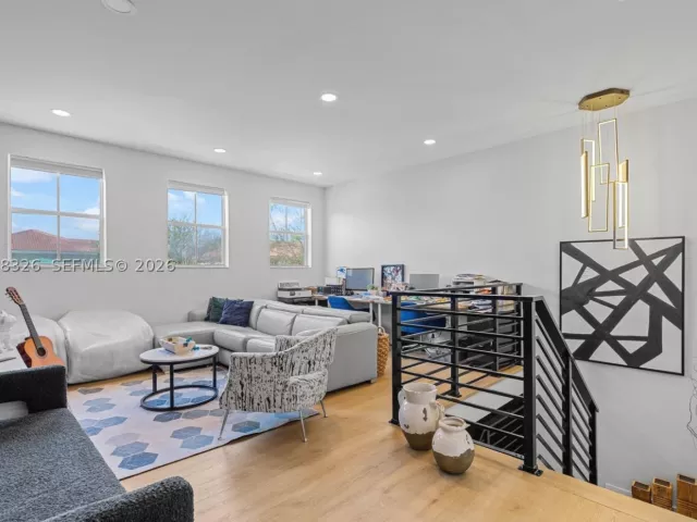 3-bedroom home for rent in Miami - 16634 SW 48th Ter 16634 - MondialRealty