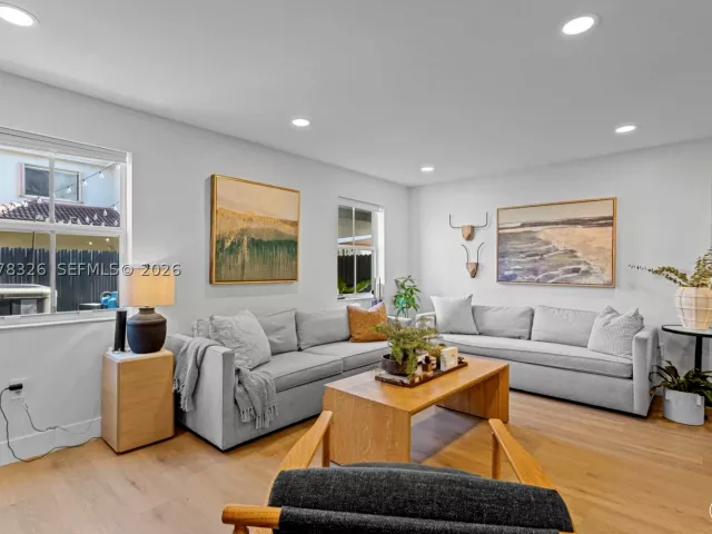 3-bedroom home for rent in Miami - 16634 SW 48th Ter 16634 - MondialRealty