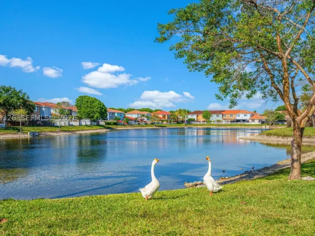 3-bedroom home for rent in Miami - 16634 SW 48th Ter 16634 - MondialRealty