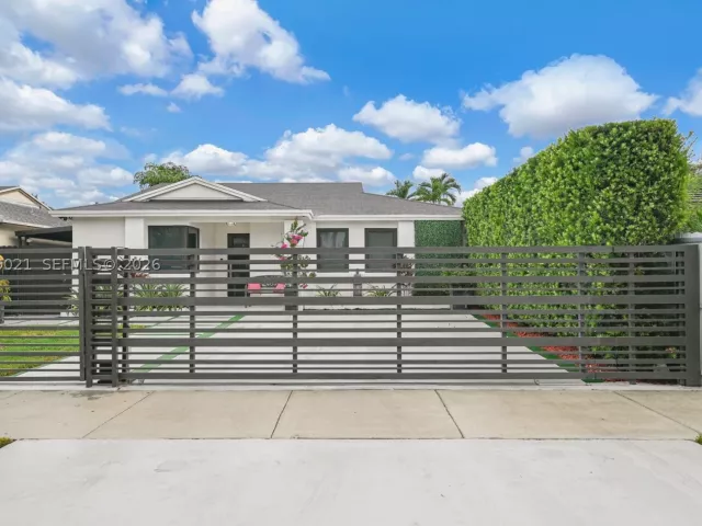 3-bedroom home for sale in Miami - 12330 SW 192nd Ter - MondialRealty