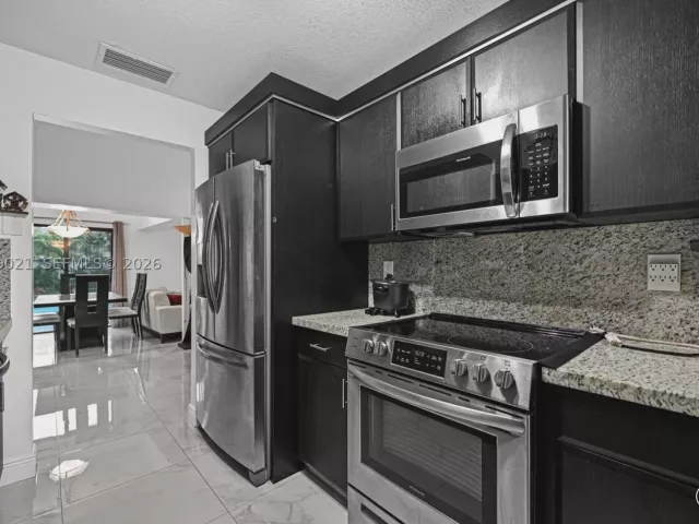 3-bedroom home for sale in Miami - 12330 SW 192nd Ter - MondialRealty