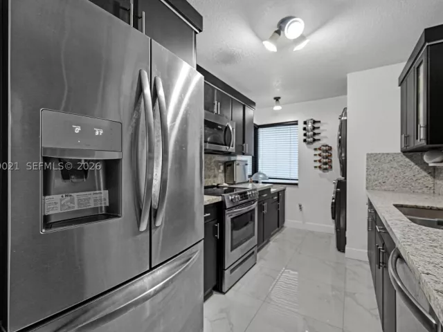 3-bedroom home for sale in Miami - 12330 SW 192nd Ter - MondialRealty