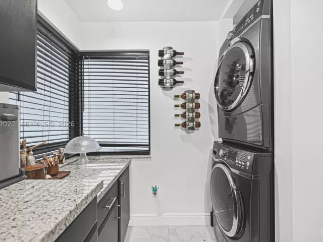3-bedroom home for sale in Miami - 12330 SW 192nd Ter - MondialRealty