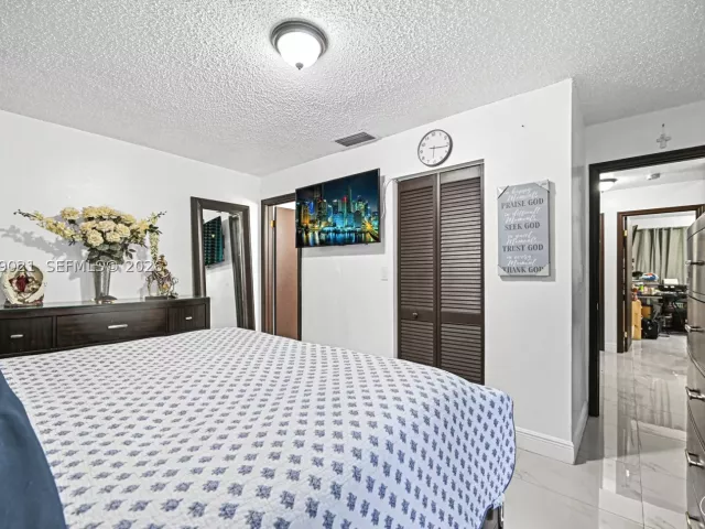 3-bedroom home for sale in Miami - 12330 SW 192nd Ter - MondialRealty