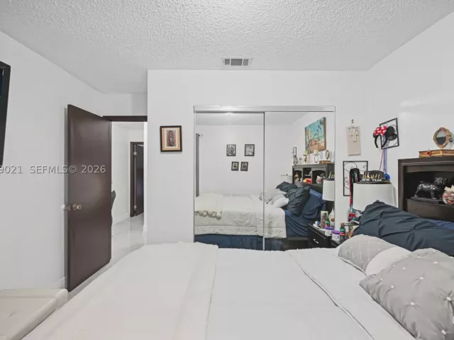 3-bedroom home for sale in Miami - 12330 SW 192nd Ter - MondialRealty