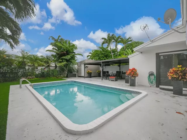 3-bedroom home for sale in Miami - 12330 SW 192nd Ter - MondialRealty