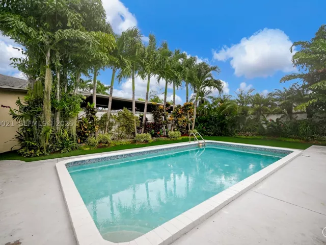 3-bedroom home for sale in Miami - 12330 SW 192nd Ter - MondialRealty