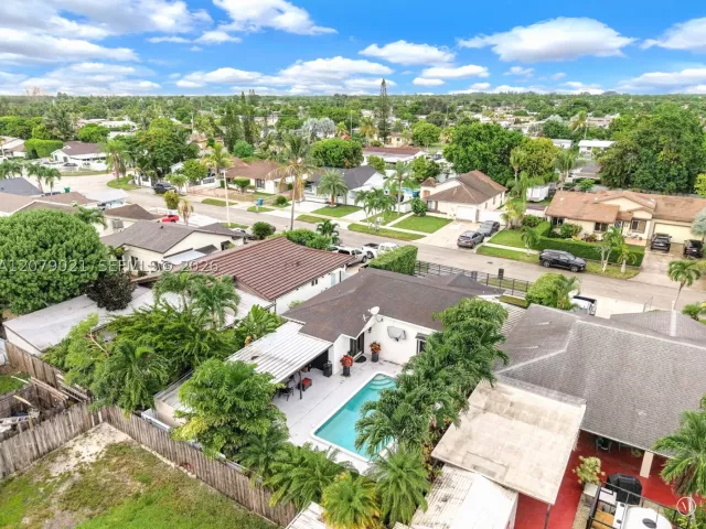 3-bedroom home for sale in Miami - 12330 SW 192nd Ter - MondialRealty