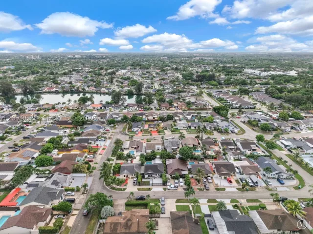 3-bedroom home for sale in Miami - 12330 SW 192nd Ter - MondialRealty
