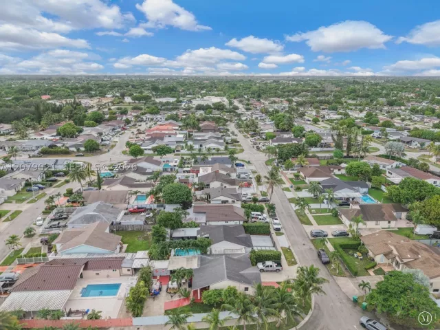 3-bedroom home for sale in Miami - 12330 SW 192nd Ter - MondialRealty