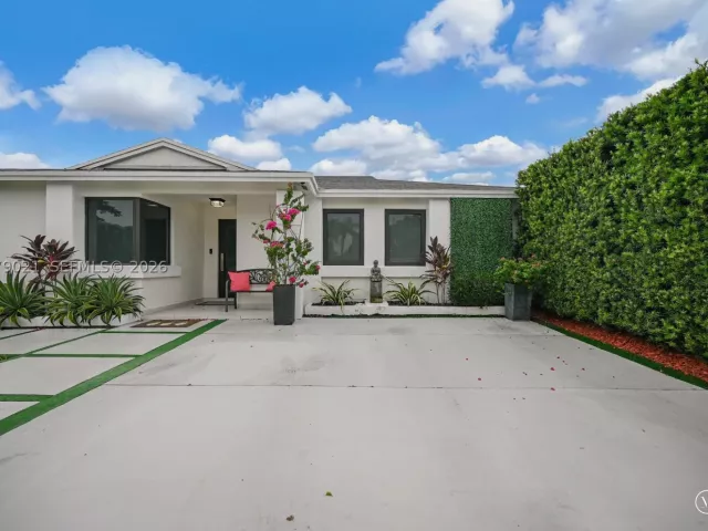 3-bedroom home for sale in Miami - 12330 SW 192nd Ter - MondialRealty