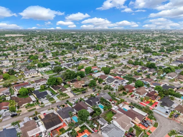 3-bedroom home for sale in Miami - 12330 SW 192nd Ter - MondialRealty
