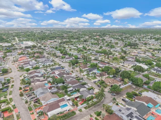 3-bedroom home for sale in Miami - 12330 SW 192nd Ter - MondialRealty