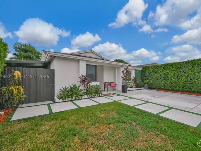 3-bedroom home for sale in Miami - 12330 SW 192nd Ter - MondialRealty