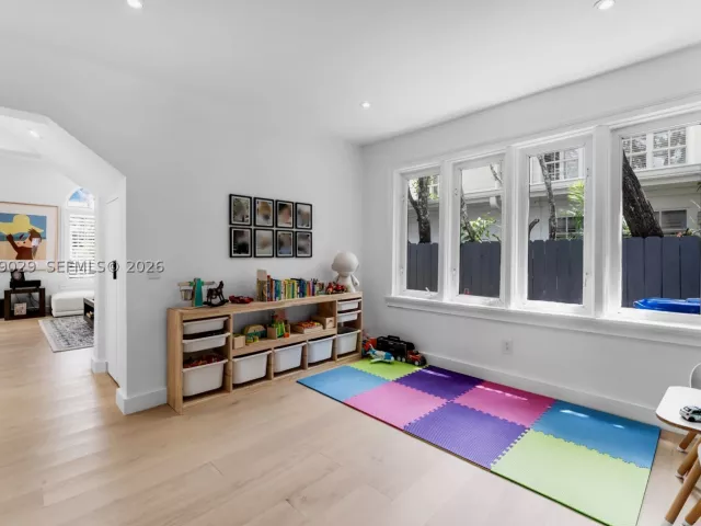 4-bedroom home for rent in Miami - 1826 Fairhaven Pl - MondialRealty