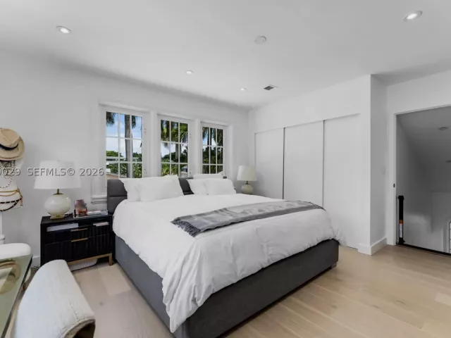 4-bedroom home for rent in Miami - 1826 Fairhaven Pl - MondialRealty