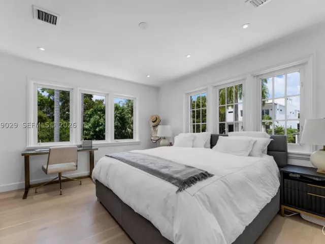 4-bedroom home for rent in Miami - 1826 Fairhaven Pl - MondialRealty